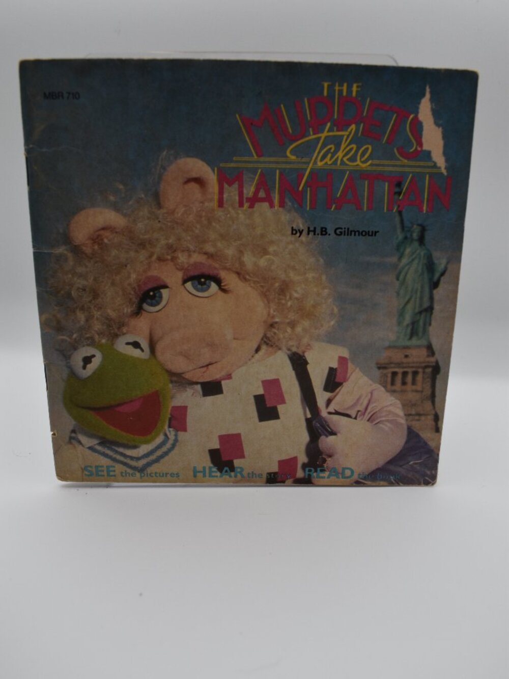 Vintage 1984 The Muppets Take Manhattan Storybook H.B. Gilmour Kermit Miss Piggy